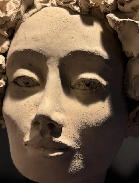 Détail visage sculpture